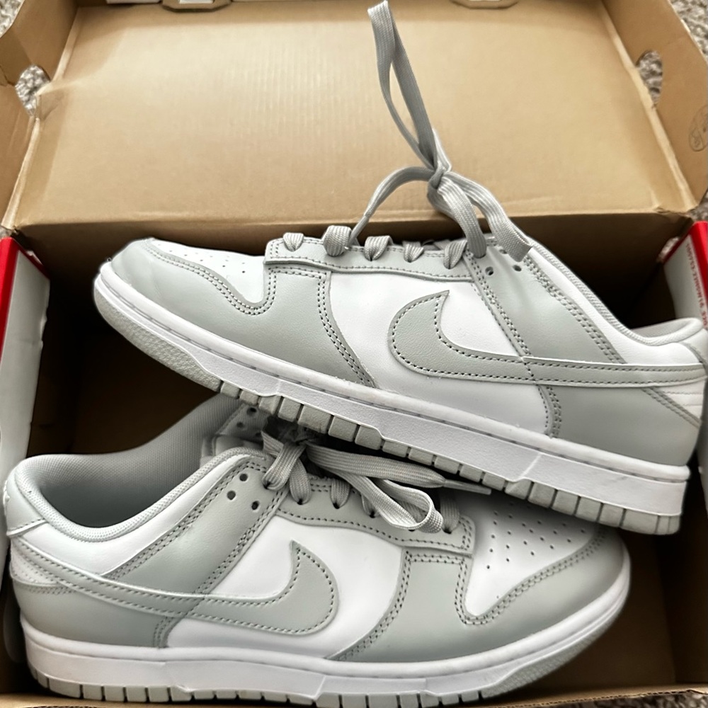 Nike Women's Shoes in Light Gray and White